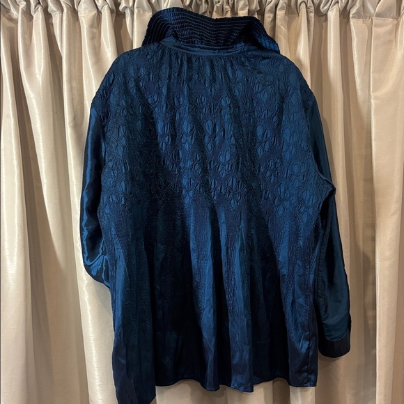 Puli Peacock Blue Women's Top, XL, satin, holiday, festive, dramatic collar - Picture 6 of 6